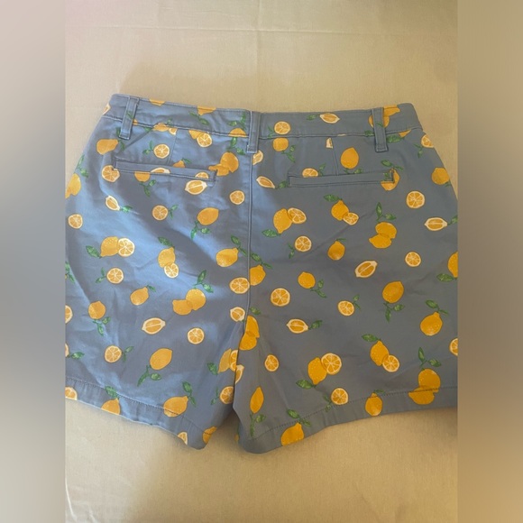 St. John’s Bay Women’s Mid Rise Short Size 10 5” Inseam Blue Lemons. New w tag - Picture 2 of 8